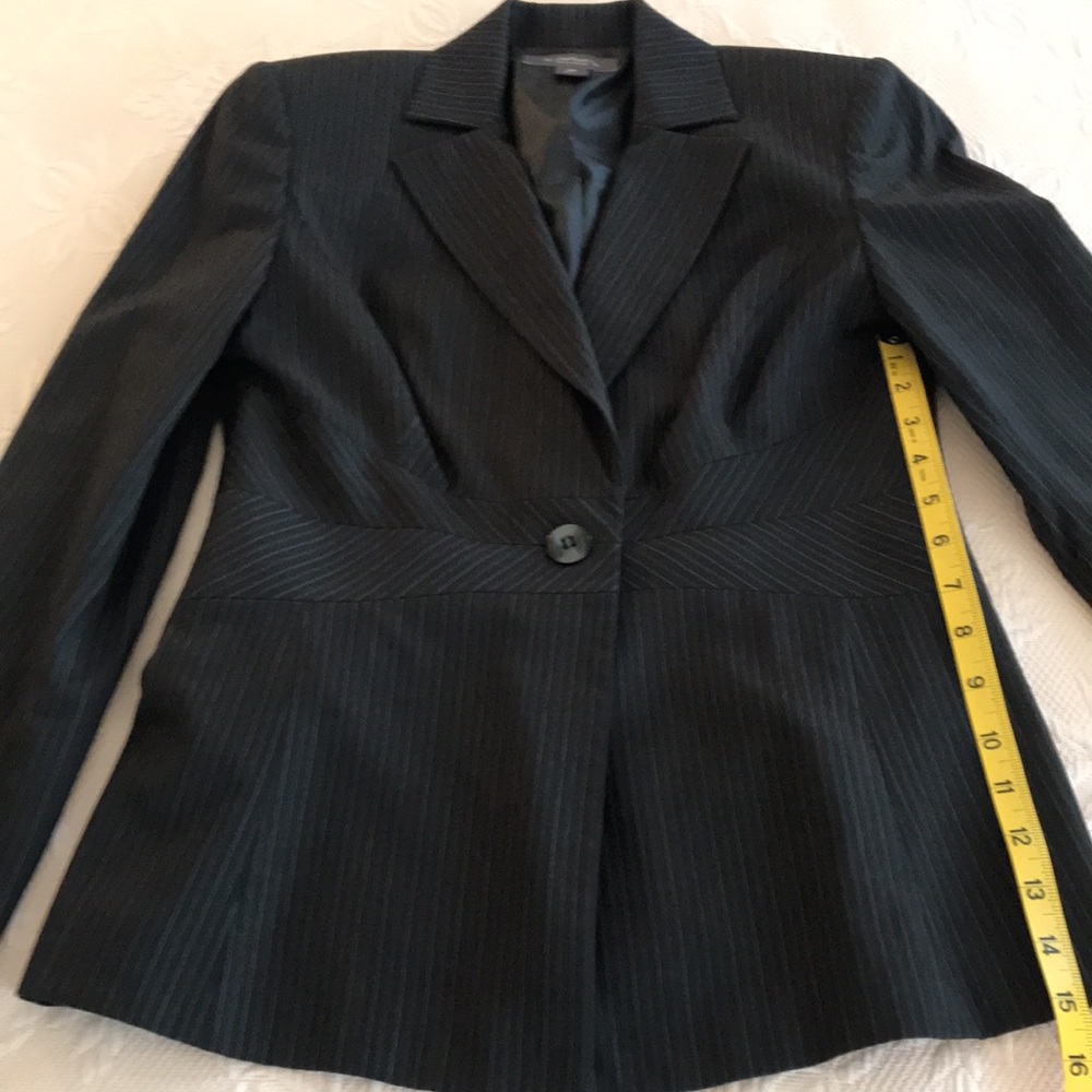 Like new! Black & blue pinstriped pant suit - Picture 7 of 10